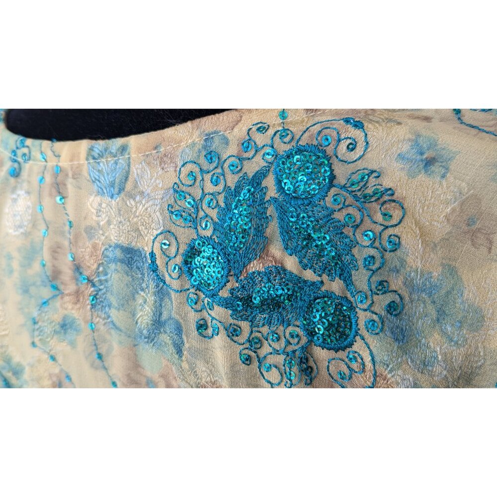 💜✨Beautiful Floral Embroidered Kurti with Sequins & Matching Dupatta - Picture 5 of 9